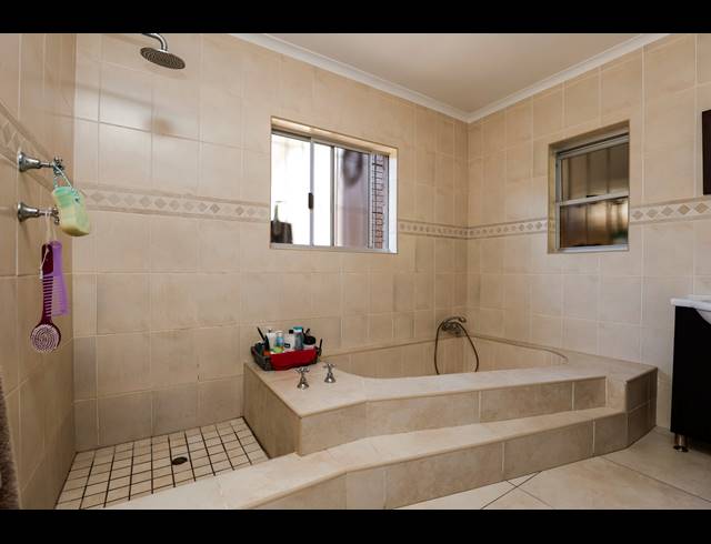 3 BEDROOM HOUSE FOR SALE IN PARK HILL